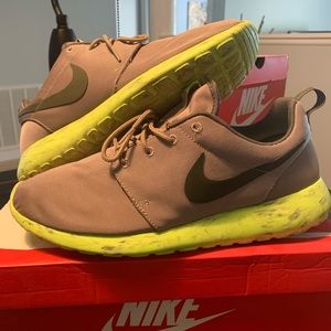 Nike Roshe 1 QS Marbled Sole